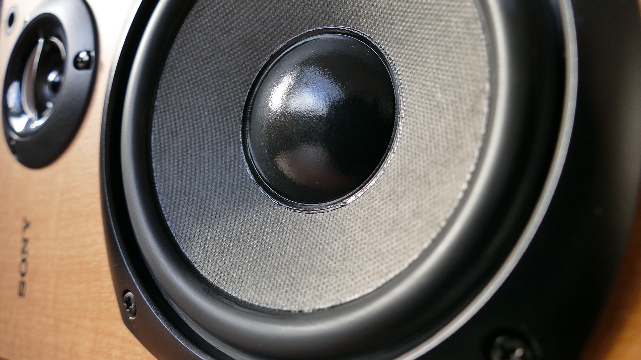 best studio monitor under 1000