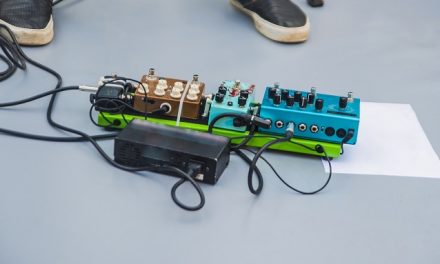 How To Choose An Effects Pedal Board